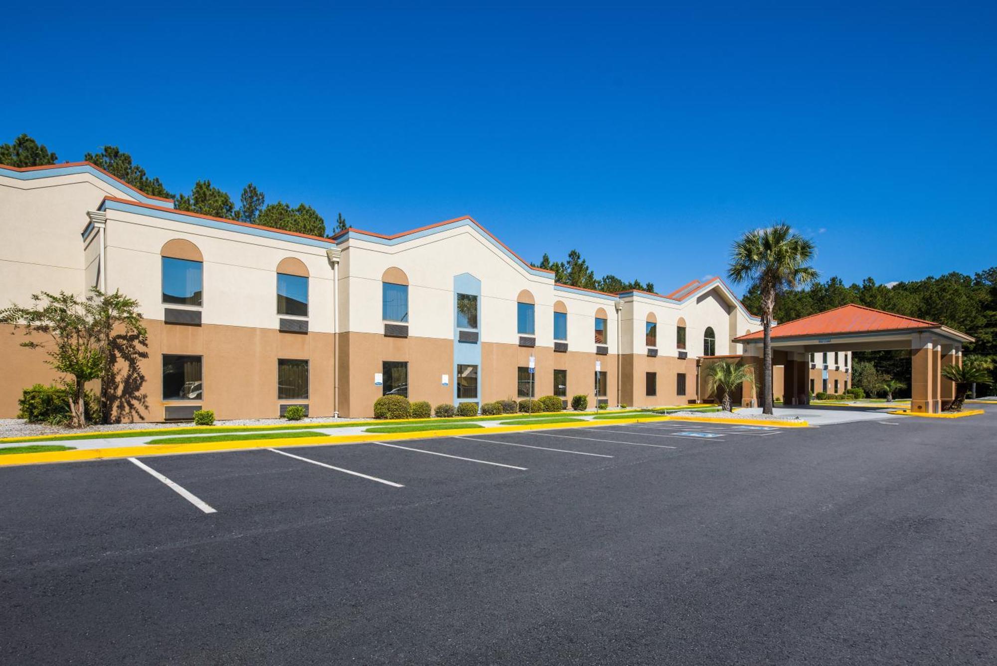 Clarion Pointe Hinesville Near Fort Stewart Екстериор снимка