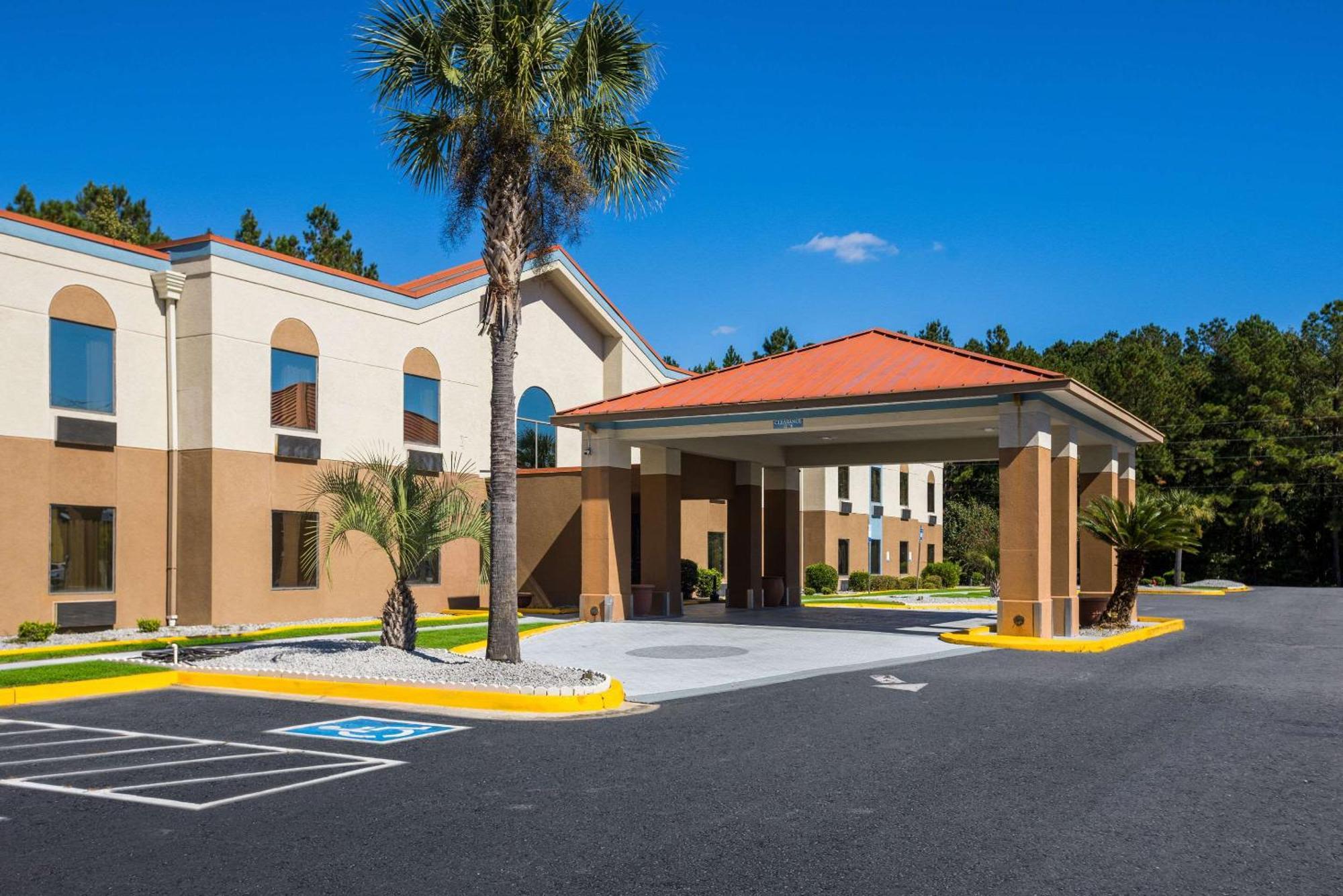 Clarion Pointe Hinesville Near Fort Stewart Екстериор снимка